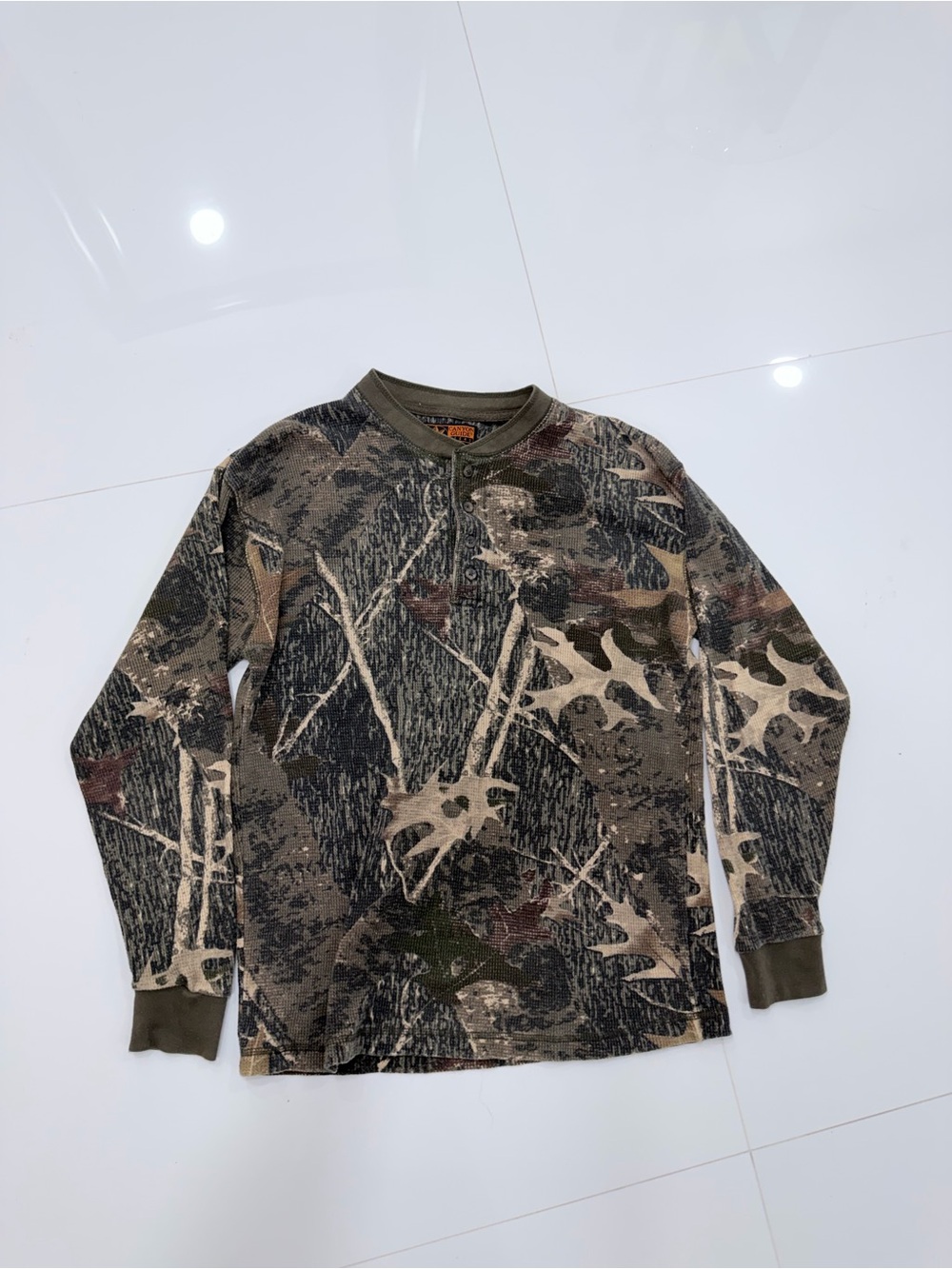Men's Long-Sleeve Camouflage Henley Shirt - Olive/Brown